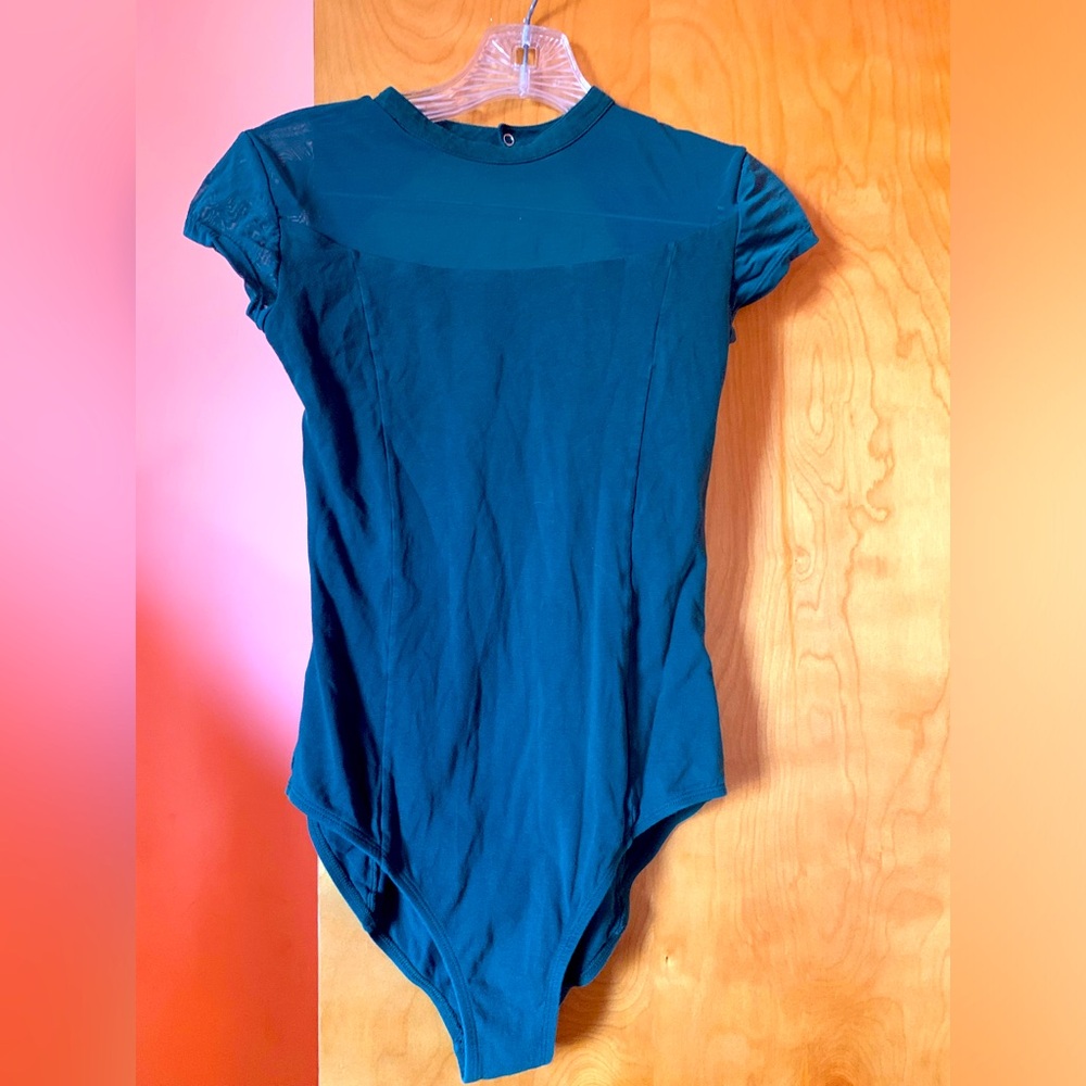 Cap sleeve emerald green leotard